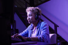 Load image into Gallery viewer, JBL Quantum 300 - Wired Over-Ear Gaming Headphones with JBL Quantum Engine Software - Black
