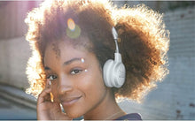 Load image into Gallery viewer, JBL Live 660NC - Wireless Over-Ear Noise Cancelling Headphones with Long Lasting Battery and Voice Assistant - Blue, Medium
